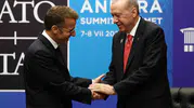 Erdoğan ve Macron arasında zirvede sıcak diyalog