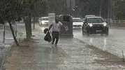 Edirne'de aniden bastıran sağanak şehri teslim aldı