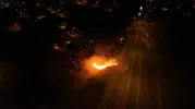 Kırıkkale yol kenarındaki yangın evlere sıçramadan durduruldu