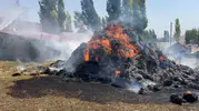 Kars'ta çiftçinin bin balya otu yandı, aylarca emeği kül oldu