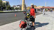 Çorumlu öğretmen iki yıllık dünya turu için pedallamaya başladı