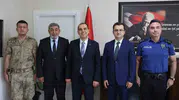 Iğdır Valisi Taşolar yeni kaymakamı makamında ziyaret etti