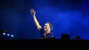 DJ Tiesto İstanbul sahnelerini salladı