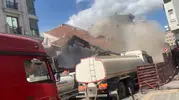 Zeytinburnu'nda yıkım halindeki bina bir anda yerle bir oldu