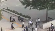 Elazığ Adliyesi önünde gerginlik Tekmeli yumruklu kavga kamerada