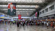 Havalimanlarında rekor yoğunluk 7 ayda 138 milyon yolcu uçtu
