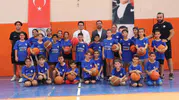 Arsuzda çocuklar yaz tatilini kurslarda değerlendiriyor
