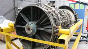 Samsunlu öğrenciler F-4 savaş uçağı motorunu söküp takıyor