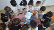 Minik öğrencilerden örnek davranış