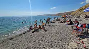 Van Gölü kıyısındaki Adilcevaz sahilleri tatilcilerin gözdesi oldu