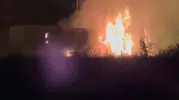 TIR otoyolda alev aldı, gece yarısı itfaiye seferber oldu