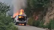 Giresun yolunda seyir halindeki otomobil bir anda alev topuna döndü