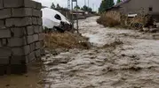Ağrı'nın köy yolunu çamur ve sular yuttu