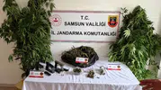 Samsun'da bir eve düzenlenen baskında çok sayıda uyuşturucu ve silah bulundu