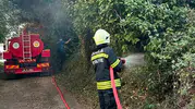 Muğla’da yol kenarında aniden çıkan yangın paniğe yol açtı