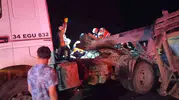 Beykoz'da gece yarısı dehşeti Hafriyat kamyonu otomobili biçti