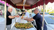 Adana sokaklarında buzlu serinlik dönemi başladı