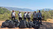 Marmaris Belediyesi seyir teraslarında yangın riskine karşı temizlik yaptı
