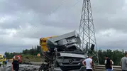 Şile yolunda iki tır kafa kafaya çarpıştı
