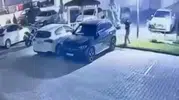 Elazığ’da gece yarısı site otoparkına giren saldırganlar otomobili hedef aldı