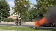 Kayapınar’da park halindeki otomobil aniden yanmaya başladı