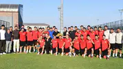 Olimpiyat madalyalı Yasemin Adar, Balıkesirspor'a moral verdi