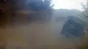 Uçurumdan sağ kurtuldu korsesi belini büktü