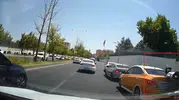 Diyarbakır'da motosikletin taksiye çarptığı anlar araç kamerasında