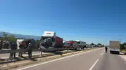 Tokat yolunda traktör ve tır çarpıştı