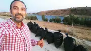 Balık tutmaya gittikleri göletteki kirliliğe sessiz kalmadılar