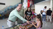 Osmangazi’de çocuklar yaz tatilini havuzda madalya ile taçlandırdı