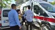 Motosikletiyle düşen sürücü, sağlık ekiplerinin müdahalesiyle ayakta tedavi edildi
