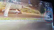 Diyarbakır'da kuryenin ölümle burun buruna geldiği anlar kamerada