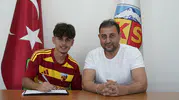 Altyapıdan çıkan Mikail Kulaksız, Kayserispor'un profesyoneli oldu