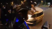 Kask kamerası kazayı böyle kaydetti Otomobilin üzerine savruldular, mucize eseri kurtuldular