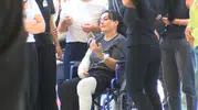 Alacak verecek dehşeti: Yaralı anne eşi ve oğlunu tekerlekli sandalyeyle uğurladı
