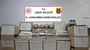 Uşak’ta jandarmanın baskınında yüklü miktarda kaçak ürün yakalandı