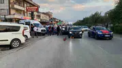 İnegöl yolunda otomobiller çarpıştı Motosikletli çift ölümden döndü