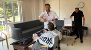 Berberler huzurevinde Saç kestiler, hayır duası aldılar