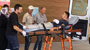 Odun keserken testere elini kaptı; 23 yaşındaki genç 3 parmağını kaybetti