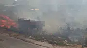 Dere yatağında yangın paniği, ekipler üzüm bağlarına sıçramadan söndürdü