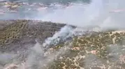 Gördes'te yangın 4 saatte söndürüldü, ekipler sahada soğutma yapıyor