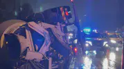 Samandıra'da beton mikseri devrildi Yol bir süre trafiğe kapandı
