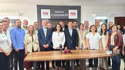 Menteşe Belediye Başkanı ve meclis üyeleri saf değiştirdi