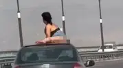 Manisa’da seyir halindeki araçta dans eden iki kişiye gözaltı