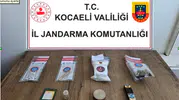 TEM Otoyolu'nda jandarma durdurdu, otomobilde kokain çıktı