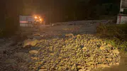 Çaykara’da sağanak taşkına yol açtı Koşon Deresi taştı, yollar kapandı