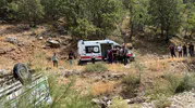 Kahta'da kamyonet şarampole yuvarlandı Şehit babası hayatını kaybetti