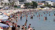 Didim sahillerinde yoğun kalabalık