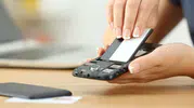 Telefonlarda batarya değiştirme devri yeniden başlıyor